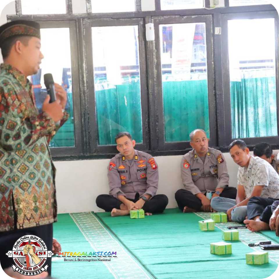 Polres Sintang dan Polsek Jajaran Laksanakan Binrohtal di Masjid Siratul Jannah Polres Sintang