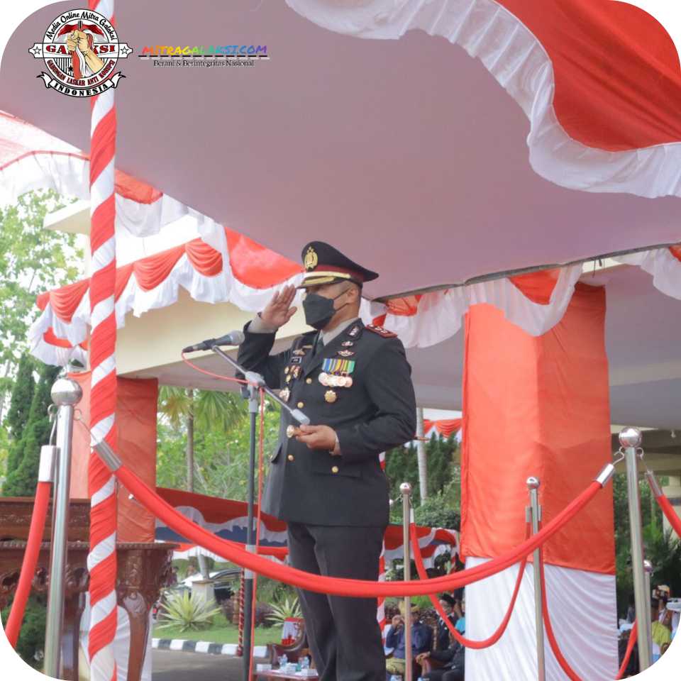 Kapolres Sekadau Kapolres Sekadau AKBP Suyono, S.I.K, S.H, M.H, Pimpin Upacara Penurunan Bendera HUT RI Ke-77