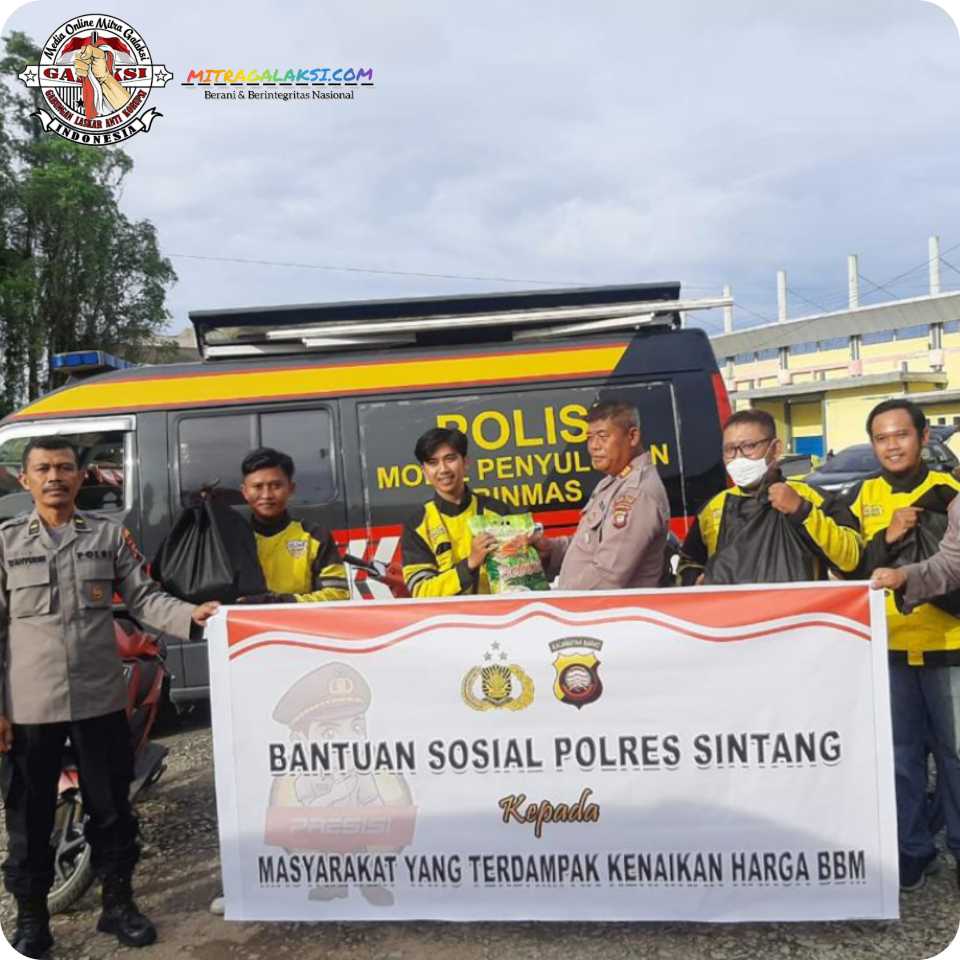 Satbinmas Polres Sintang, Berikan Bantuan Sosial Kepada Masyarakat Yang Berdampak Kenaikan BBM.