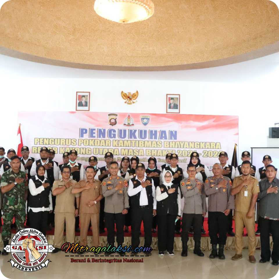 Kapolres Kayong Utara Pimpin Pengukuhan Pengurus Pokdar Kamtibmas Masa Bakti 2021-2024