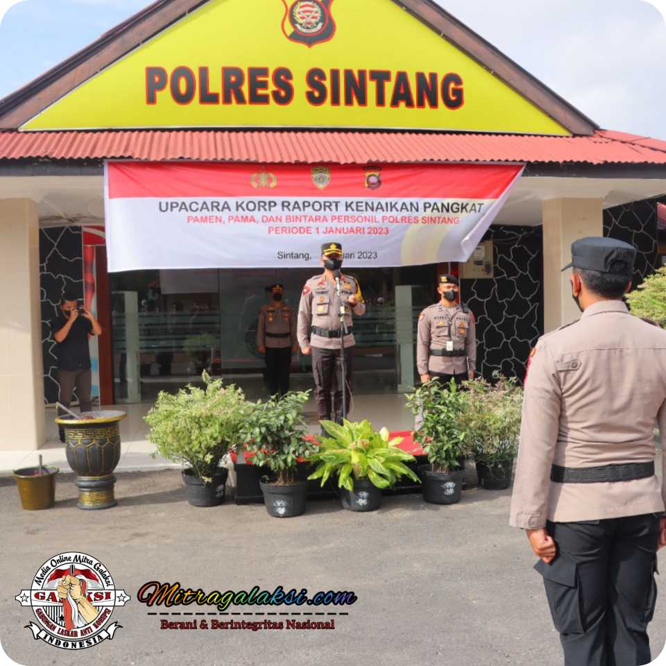 Kapolres Sintang, AKBP Tommy Ferdian Pimpin Upacara Korps Raport Kenaikan Pangkat Sebanyak 49 Personel.