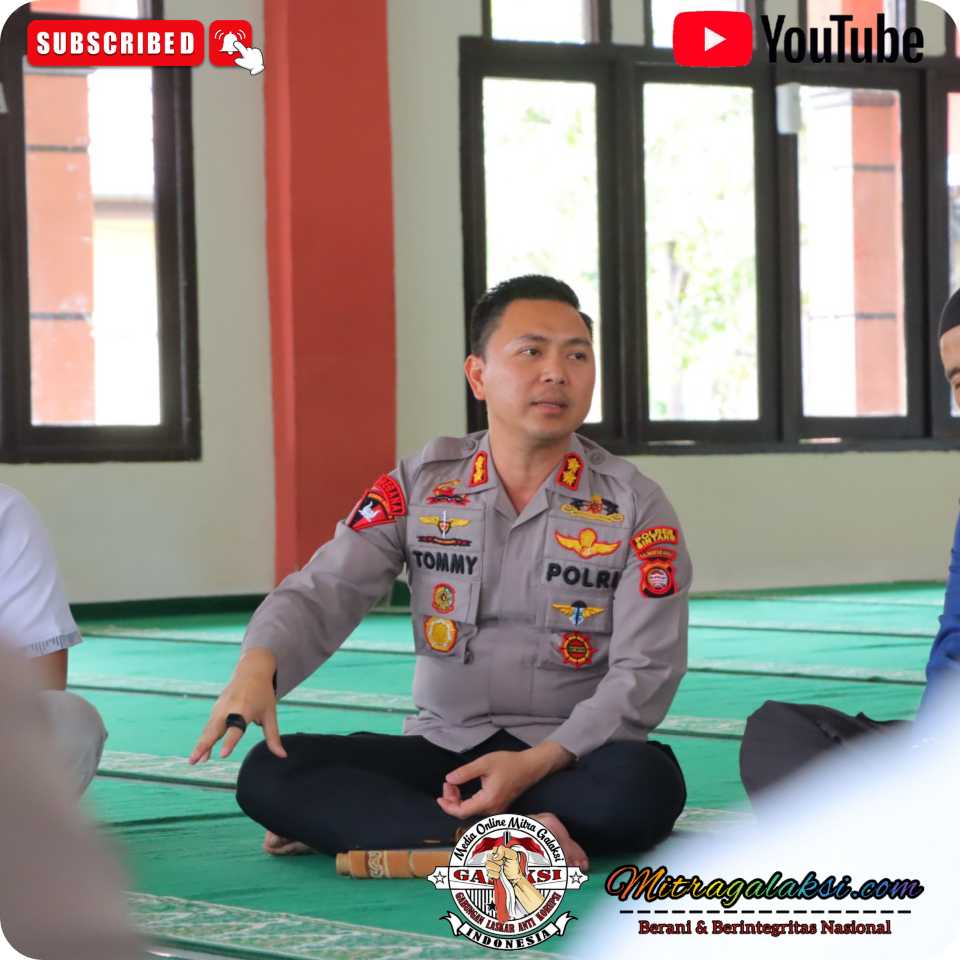 Kapolres Sintang AKBP Tommy Ferdian, S.I.K., M.Sc (Eng), Adakan Jumat Curhat di Mesjid.